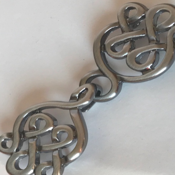 celtic swirl cloak clasp in silver - Picture 4 of 7